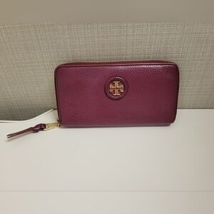 Tory Burch Wipstitch Logo Contential Zip Wallet